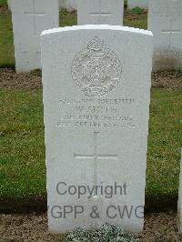 Wulverghem-Lindenhoek Road Military Cemetery - Smith, W